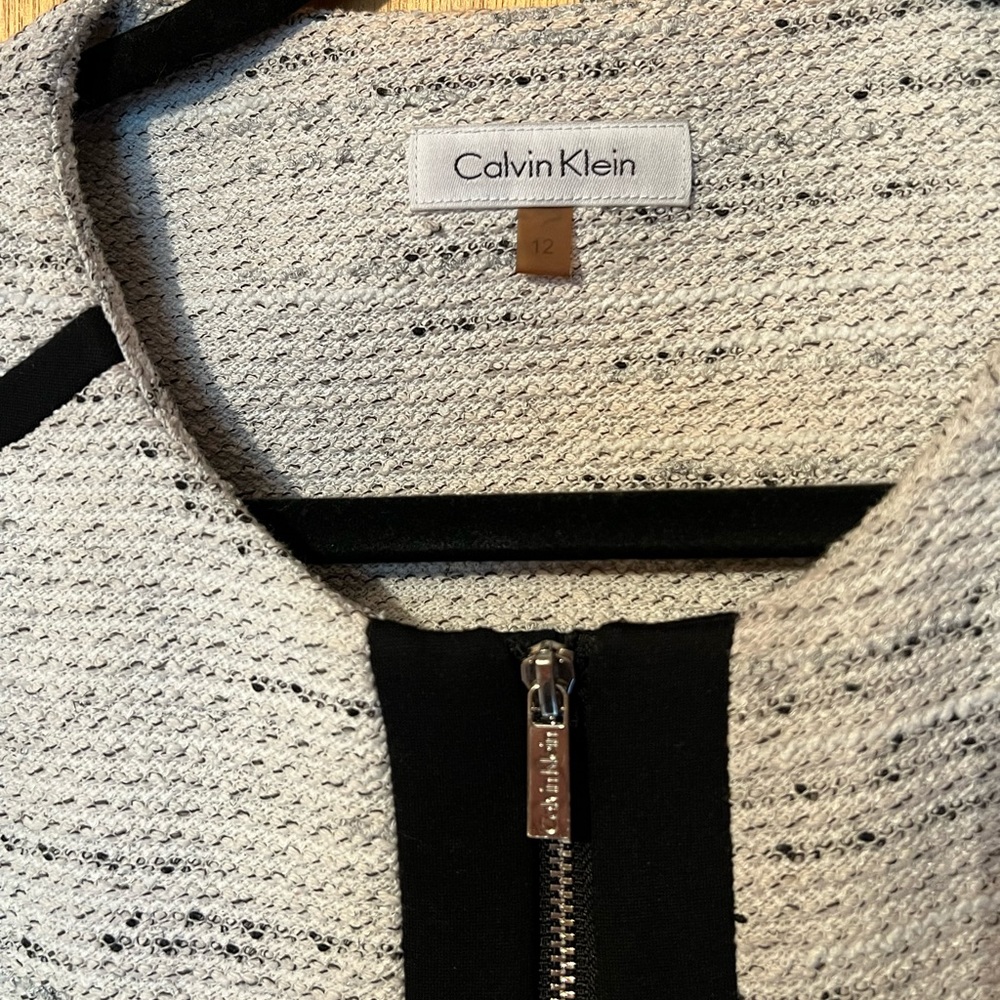 Calvin Klein Black and White Zip Blazer with Pockets size 12 women’s - Picture 3 of 5